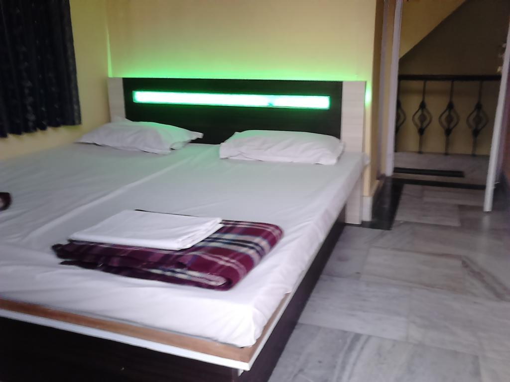 Leela Guest House Varanasi Phòng bức ảnh