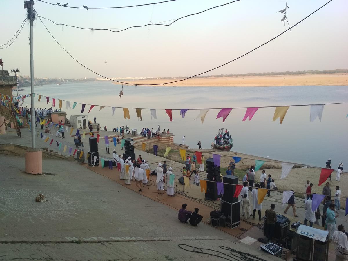 Leela Guest House Varanasi Ngoại thất bức ảnh