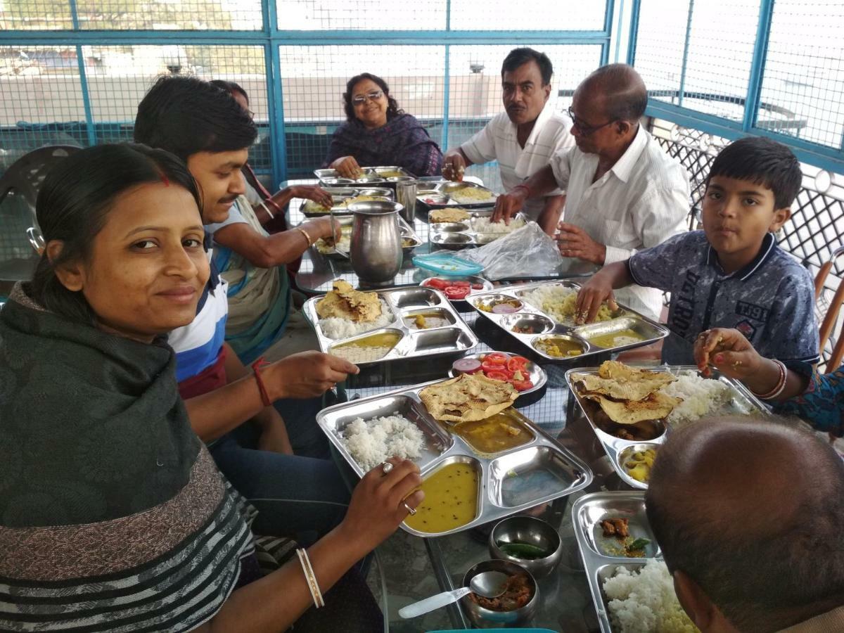 Leela Guest House Varanasi Ngoại thất bức ảnh