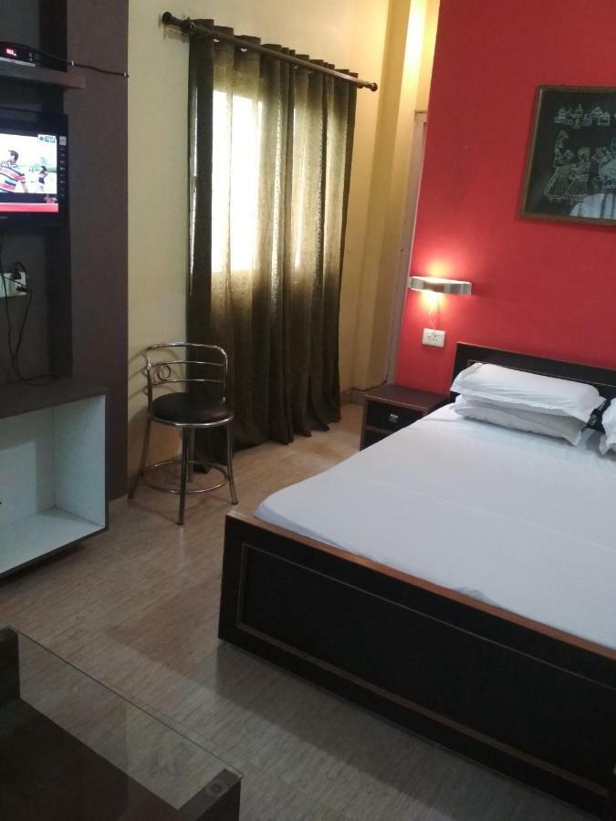 Leela Guest House Varanasi Ngoại thất bức ảnh