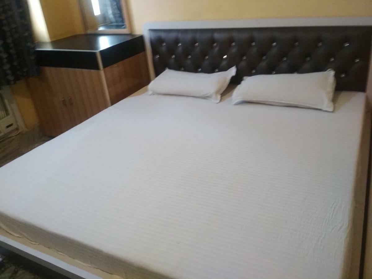 Leela Guest House Varanasi Ngoại thất bức ảnh